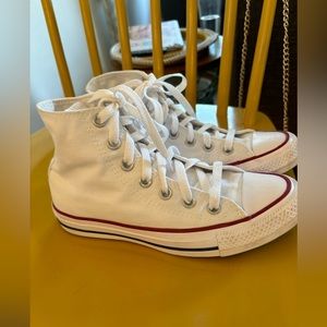EUC white converse high tops, size Women’s 5.5